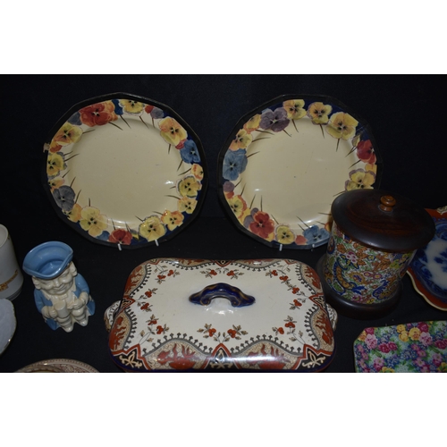 3236 - A Doultons Kudos serving dish together with Royal Doulton plates and other ceramic items etc (Qty)