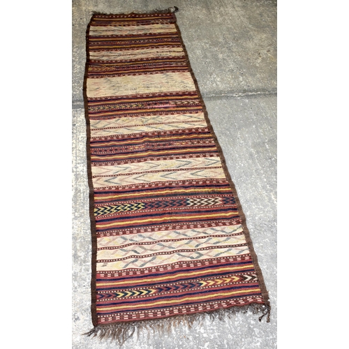 3259 - A vintage flat weave Kilim runner rug 303 x 76cm