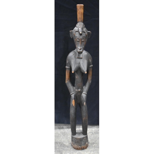 3377 - An African Tribal Pounder 101 cm .