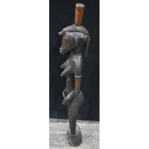 3377 - An African Tribal Pounder 101 cm .