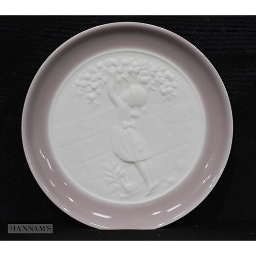 3647 - A collection of Lladro dishes 10 cm (6).