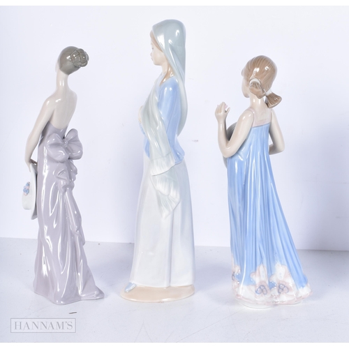 3649 - A collection of Lladro figurines 24cm (8).