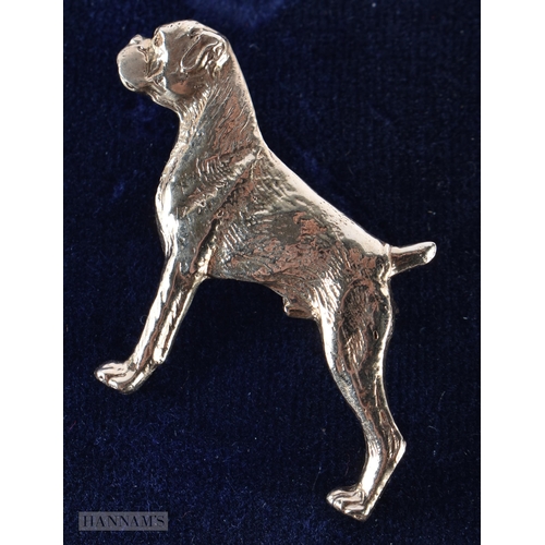 3913 - A 9 Carat Gold Dog Brooch in an associated Vintage Box. Stamped 375. 3.5cm x 2.8cm, weight 5.6g