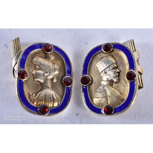 3932 - A Pair of Continental Silver Gilt and Enamel Cossack Cufflinks. Stamped 88, 2.2cm x 1.7cm, weight 15... 