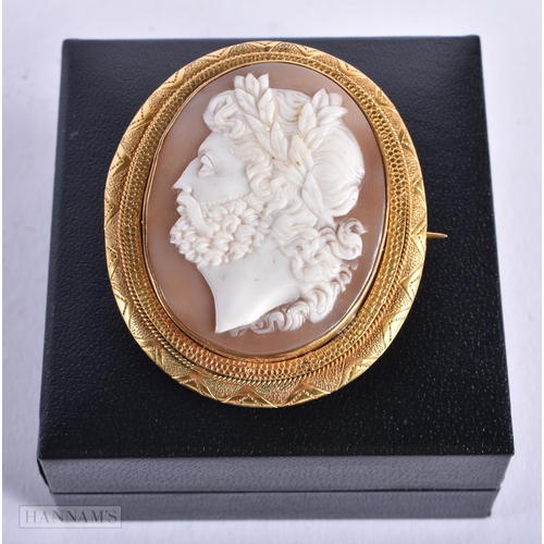 3991 - A Victorian Cameo Brooch. 5.2cm x 4.3cm, weight 27.9g