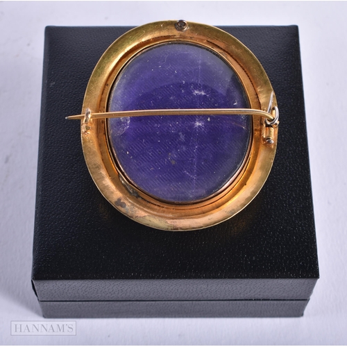 3991 - A Victorian Cameo Brooch. 5.2cm x 4.3cm, weight 27.9g