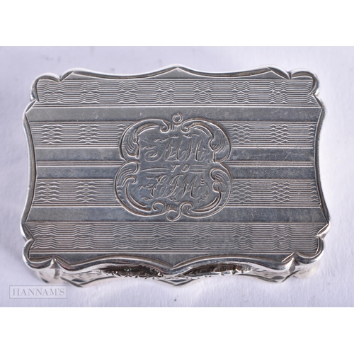 3999 - A Silver Vinaigrette by Nathaniel Mills Hallmarked Birmingham 1929. 3.8cm x 2.8cm x 0.9cm, weight 20... 