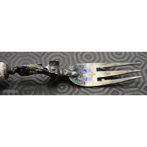 720 - A FINE SET OF 19TH CENTURY AUSTRIAN VIENNA SILVER GILT AND ENAMEL CUTLERY. 20 cm long. (6)