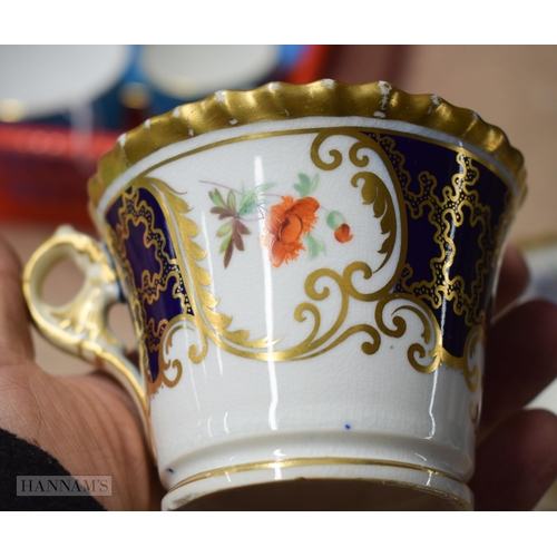 847 - Early 19th century two Chamberlains cups and saucers with gadroon border painted with flowers and t... 