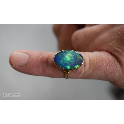 2883 - A Victorian Antique Gold and Opal Ring.  Size K, weight 4.6g