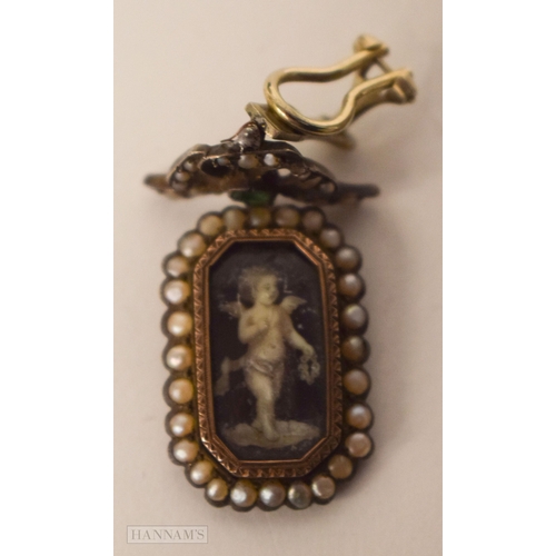 40A - A LOVELY SUITE OF 18TH/19TH CENTURY JEWELLERY comprising of a pair of earrings and matching pendant,... 