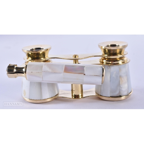 102 - A PAIR OF MOTHER OF PEARL OPERA GLASSES. 18cm x 8 cm extended.