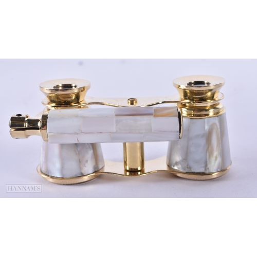 114 - A PAIR OF MOTHER OF PEARL OPERA GLASSES. 18cm x 8 cm extended.