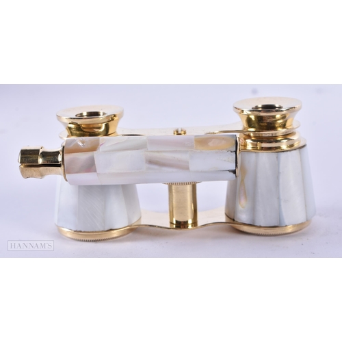 117 - A PAIR OF MOTHER OF PEARL OPERA GLASSES. 18cm x 8 cm extended.