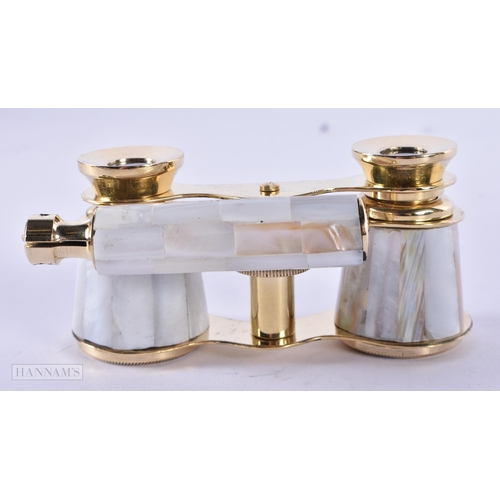 120 - A PAIR OF MOTHER OF PEARL OPERA GLASSES. 18cm x 8 cm extended.