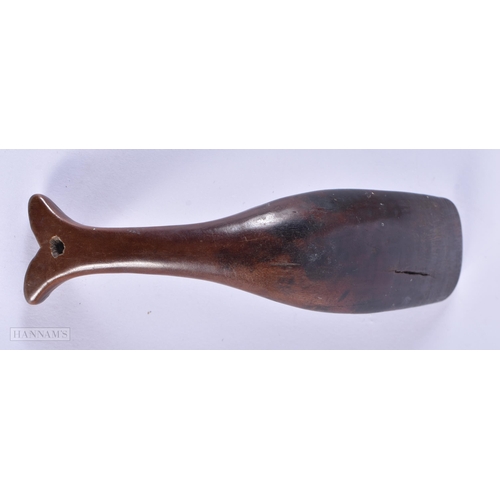 158 - A RARE 18TH CENTURY TREEN CARVED WOOD SERVING UTENSIL formed as a whale. 14cm long.