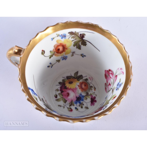 162 - A PAIR OF EARLY 19TH CENTURY CHAMBERLAINS WORCESTER CUPS AND SAUCERS painted with flowers. 15cm wide... 