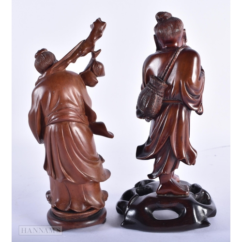 186 - TWO 19TH CENTURY CHINESE CARVED HARDWOOD FIGURES Qing. 17 cm high. (2)