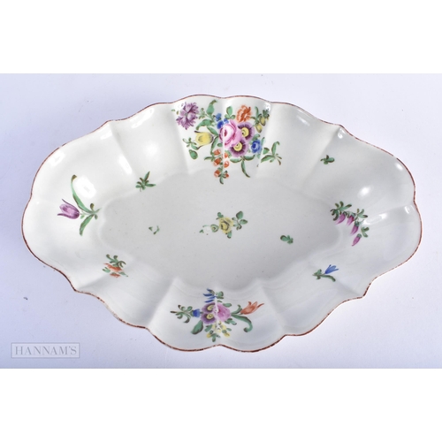 187 - AN 18TH CENTURY WORCESTER LOBED DISH painted with flowers. 26 cm x 18cm.