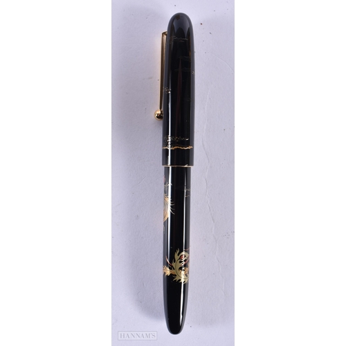 201 - A FINE 14CT GOLD NAMIKI LACQUER FOUNTAIN PEN contained within original box. (2)