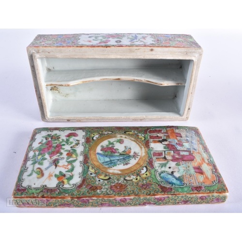 206 - A 19TH CENTURY CHINESE CANTON FAMILLE ROSE BOX AND COVER Qing. 18cm x 10 cm.