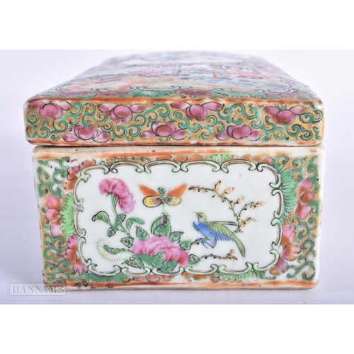 206 - A 19TH CENTURY CHINESE CANTON FAMILLE ROSE BOX AND COVER Qing. 18cm x 10 cm.