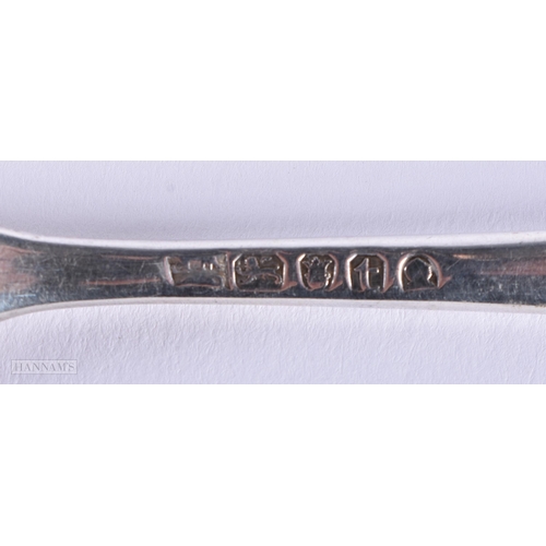 248 - A GEORGE III SILVER MARROW SCOOP. 45 grams. 21 cm long.