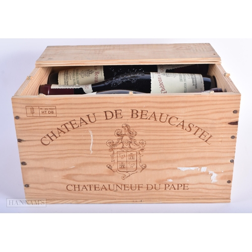 285 - A CASE OF CHÂTEAUNEUF DU PAPE RED WINE C2005. (qty)