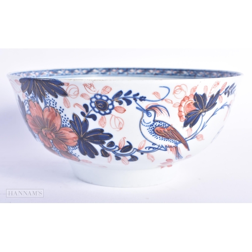 327 - AN 18TH CENTURY ENGLISH PORCELAIN BLUE AND WHITE RED LIVERBIRD BOWL. 16 cm diameter.