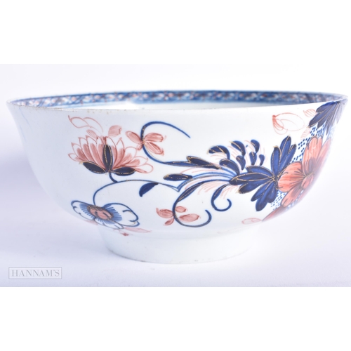 327 - AN 18TH CENTURY ENGLISH PORCELAIN BLUE AND WHITE RED LIVERBIRD BOWL. 16 cm diameter.