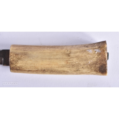 341 - AN ANTIQUE TRIBAL GREENLAND ESKIMO CARVED CARIBOU ANTLER KNIFE. 22cm long. We do not offer in-house ... 