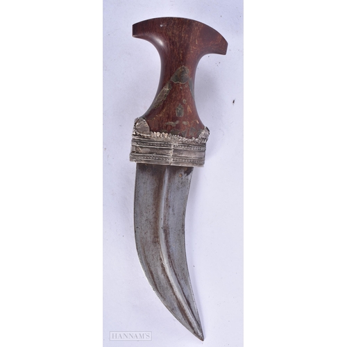 378 - TWO ANTIQUE OMANI JAMBIYA DAGGERS. 27cm wide. (2)  We do not offer in-house shipping on bladed items... 