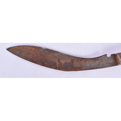 379 - A GROUP OF ANTIQUE KNIVES. (qty)  We do not offer in-house shipping on bladed items.  Please ensure ... 