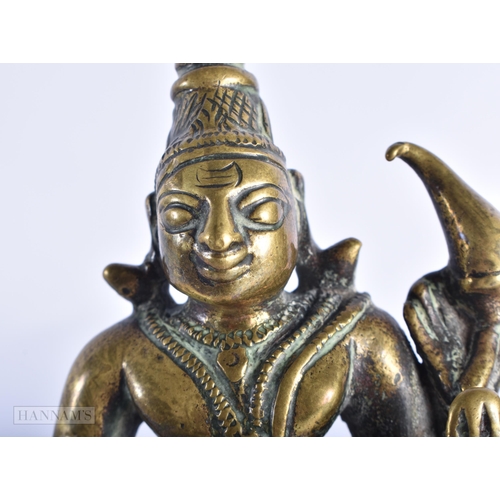 399 - AN 18TH/19TH CENTURY INDIAN BRONZE FIGURE OF SHIV AND PARVATI. 17 cm x 12 cm.