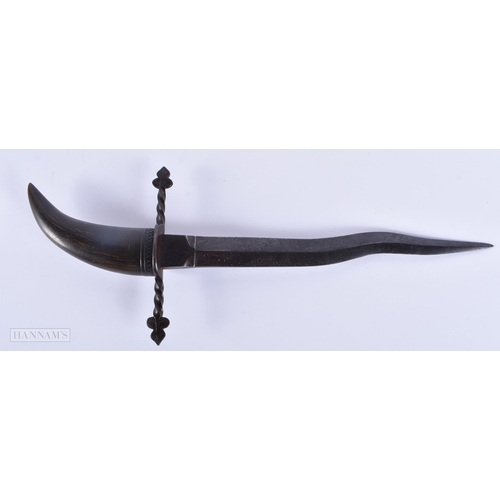 410 - A 19TH CENTURY HORN HANDLED KNIFE. 45cm long. We do not offer in-house shipping on bladed items.  Pl... 