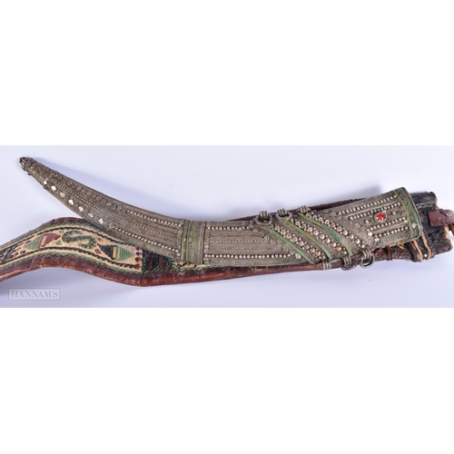 413 - A LARGE 19TH CENTURY MIDDLE EASTERN HORN HANDLED JEWELLED DAGGER. 60cm long.   We do not offer in-ho... 