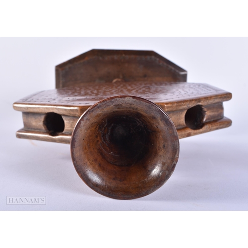 436 - A VERY RARE ANTIQUE PITCAIRN ISLANDS CARVED AND ENGRAVED WOOD PIPE RACK. 27cm x 17 cm.