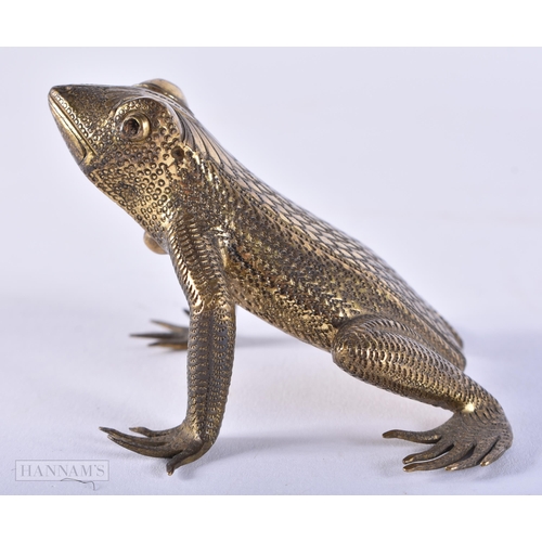 438 - AN UNUSUAL ANTIQUE INDIAN ENGRAVED BRONZE FROG LETTER CLIP. 6 cm wide.