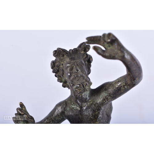 446 - A 19TH CENTURY EUROPEAN BRONZE GRAND TOUR FIGURE OF A MALE After the Antiquity. 15cm high.