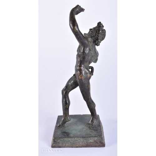 446 - A 19TH CENTURY EUROPEAN BRONZE GRAND TOUR FIGURE OF A MALE After the Antiquity. 15cm high.