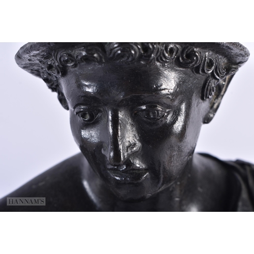 525 - A LARGE 19TH CENTURY ITALIAN GRAND TOUR BRONZE FIGURE OF A MALE After the Antiquity. 54 cm x 20 cm.