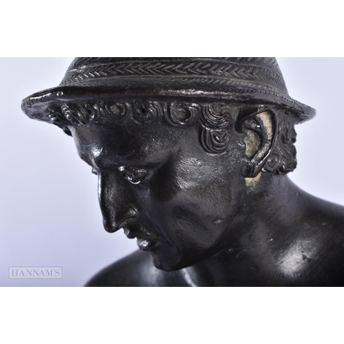 525 - A LARGE 19TH CENTURY ITALIAN GRAND TOUR BRONZE FIGURE OF A MALE After the Antiquity. 54 cm x 20 cm.