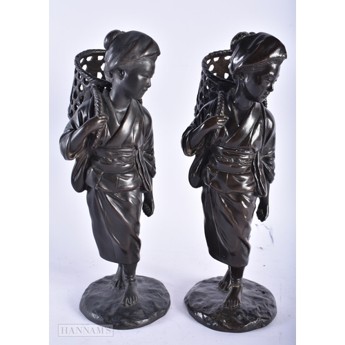 538 - A PAIR OF 19TH CENTURY JAPANESE MEIJI PERIOD BRONZE OKIMONO. 29 cm high.