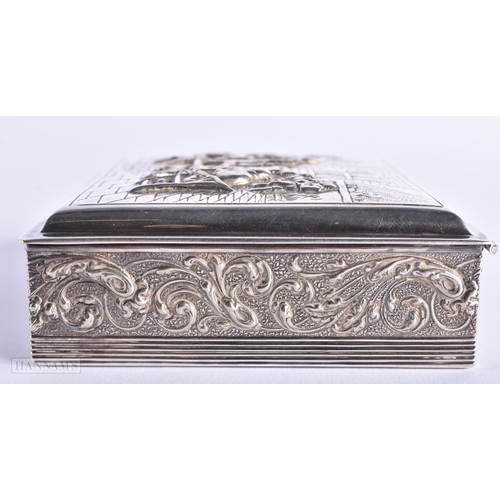 572 - A LATE 19TH CENTURY CONTINENTAL SILVER BOX decorated with figures. 155 grams overall. 9.25 cm x 8.5 ... 