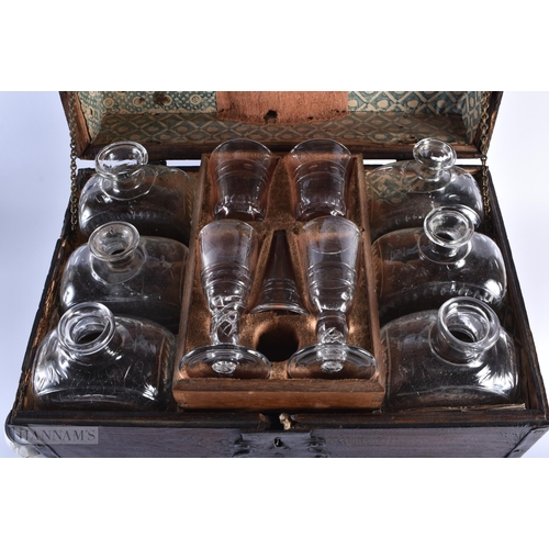 586 - A RARE EARLY 18TH CENTURY CONTINENTAL TRAVELLING DECANTER SET with fitted interior. 32 cm x 44 cm x ... 