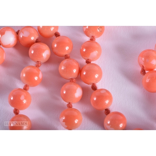 588 - AN ART DECO IMITATION CORAL NECKLACE. 73 grams. 90 cm long.