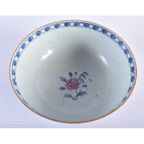 609 - AN 18TH CENTURY CHINESE EXPORT FAMILLE ROSE PORCELAIN BOWL Qianlong. 20 cm diameter.