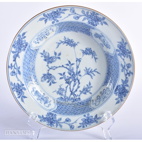 614 - TWO 18TH CENTURY CHINESE EXPORT BLUE AND WHITE PORCELAIN DISHES Qianlong. Largest 21 cm diameter. (2... 