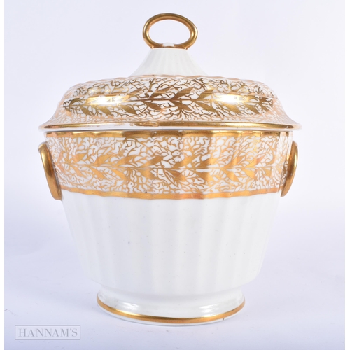 902 - 18th century Derby sucrier and cover of faceted form with oval ring handle, gilded with two intricat... 