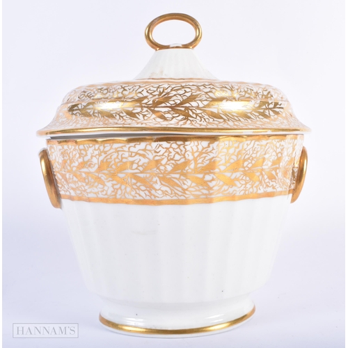 902 - 18th century Derby sucrier and cover of faceted form with oval ring handle, gilded with two intricat... 